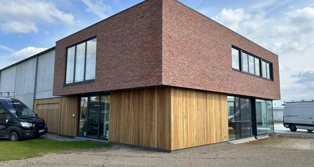 Houten gevelbekleding Aluvano
