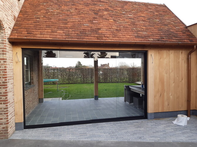 Glasschuifwand op maat door Aluvano